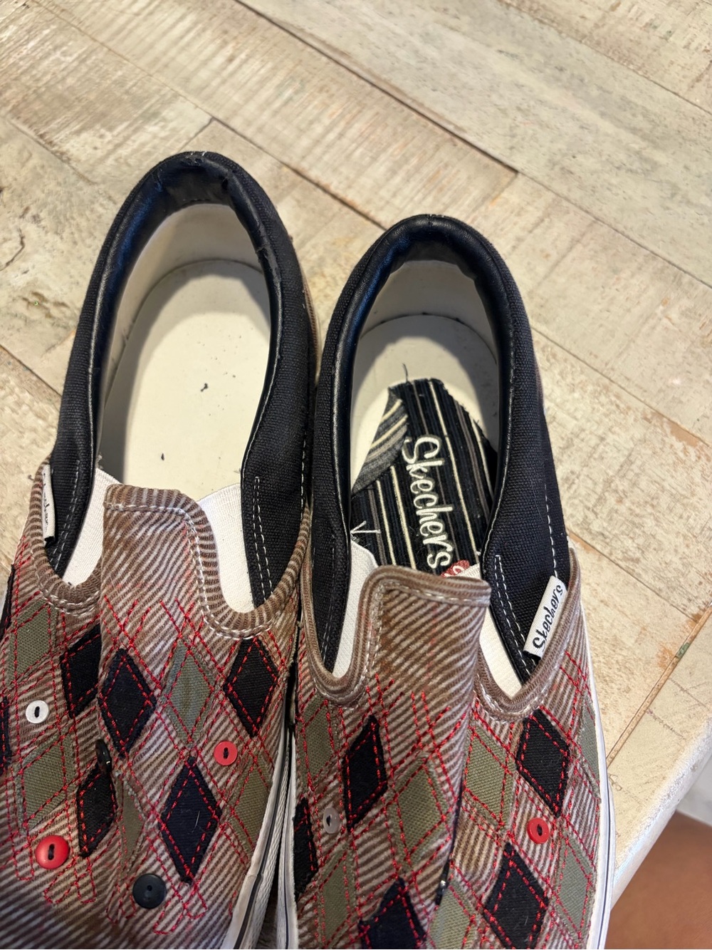 Skechers Slip-On Sneakers in Brown, Black & Red Argyle - Picture 4 of 5
